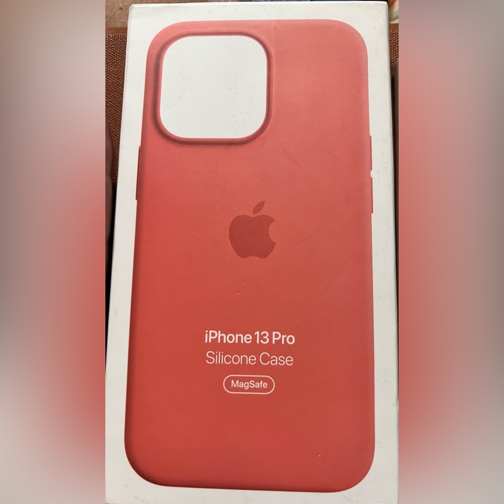 Apple Magasafe 13 Pro Case. PINK POLELMO